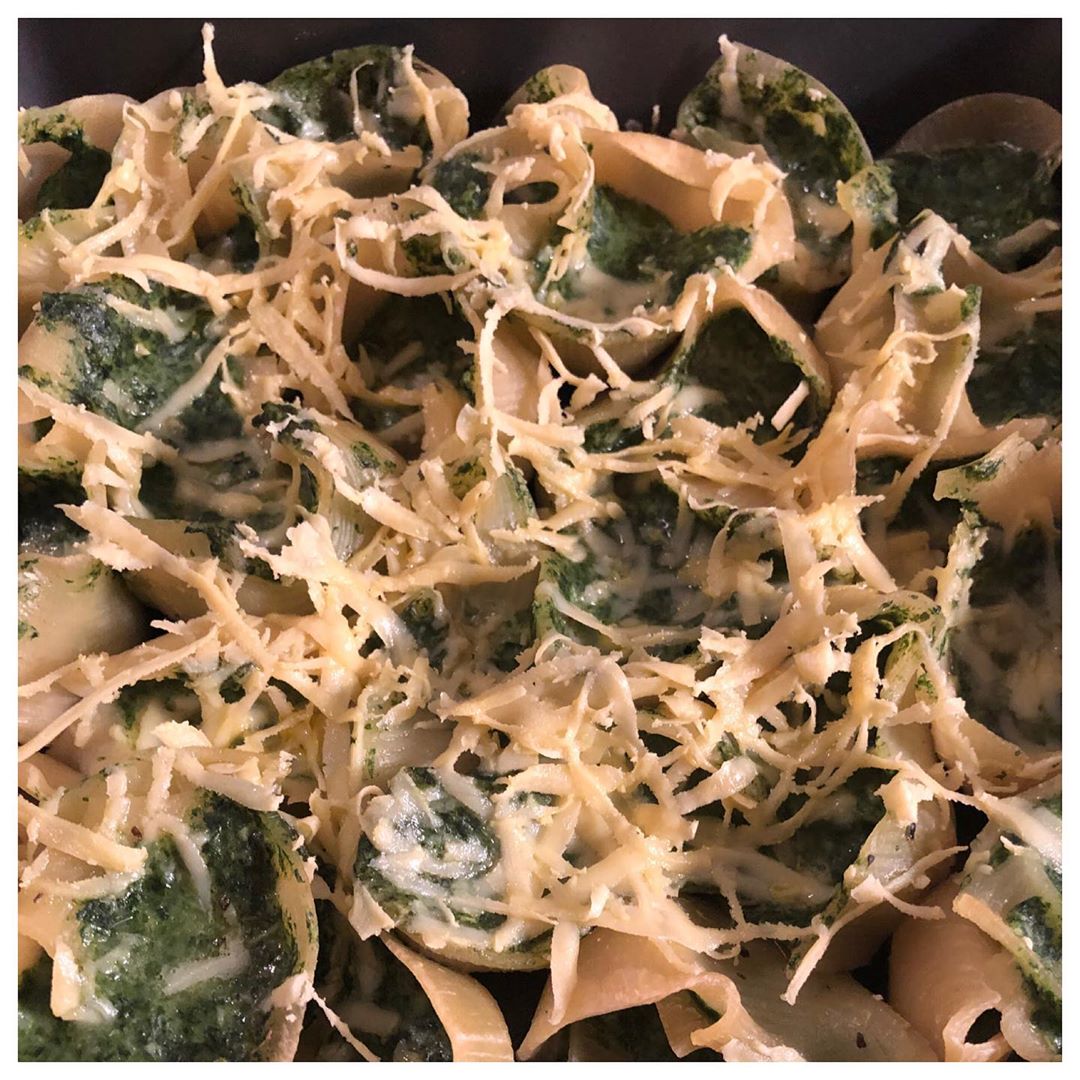 Lumaconi with Spinach and Marjoram