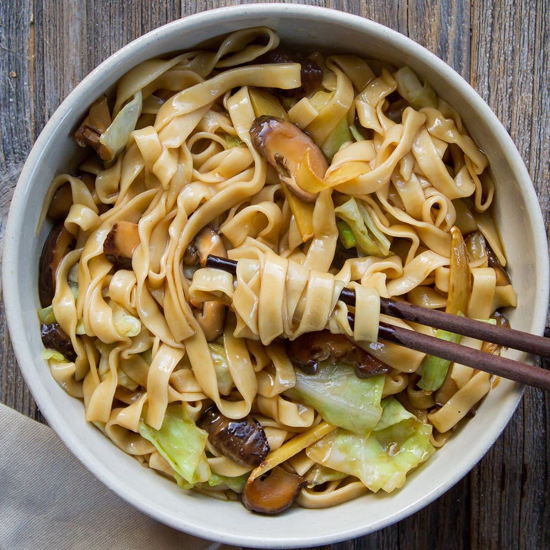 Homemade Noodles in Mushrooms Ginger Sauce