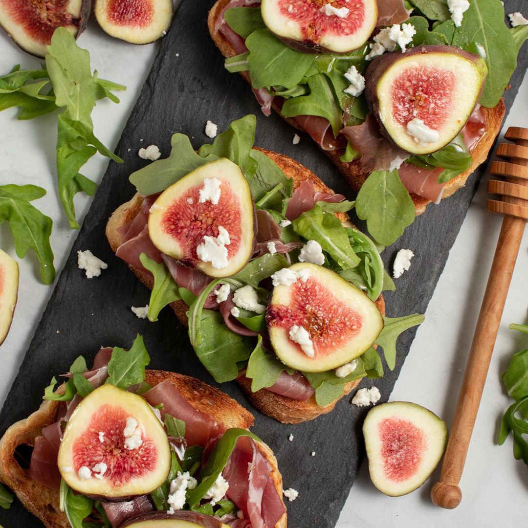 Fig and Prosciutto Toast⁠