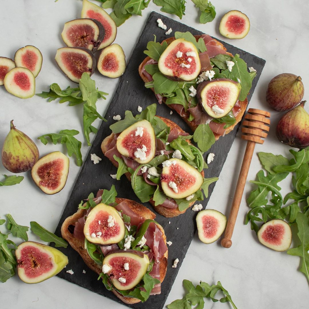 Fig and Prosciutto Toast⁠