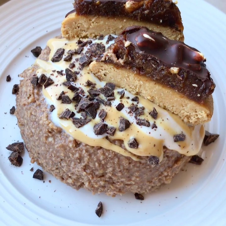 Snickers Oatmeal Cheesecake