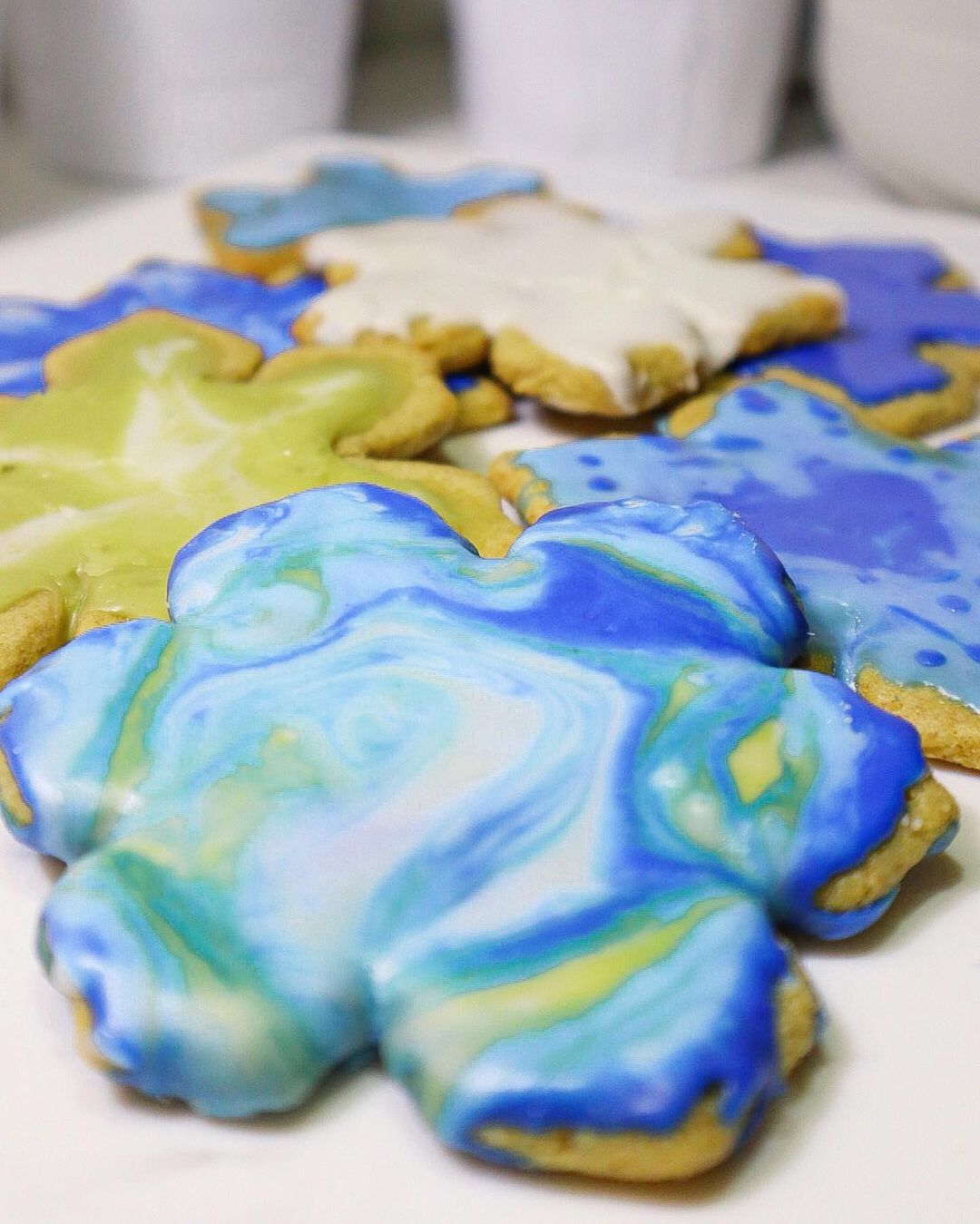 Sugar Cookies W Matcha & Spirulina Icing