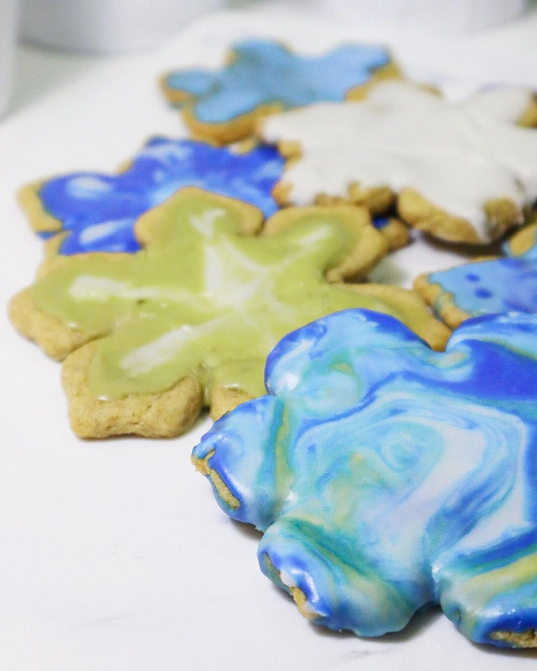 Sugar Cookies W Matcha & Spirulina Icing