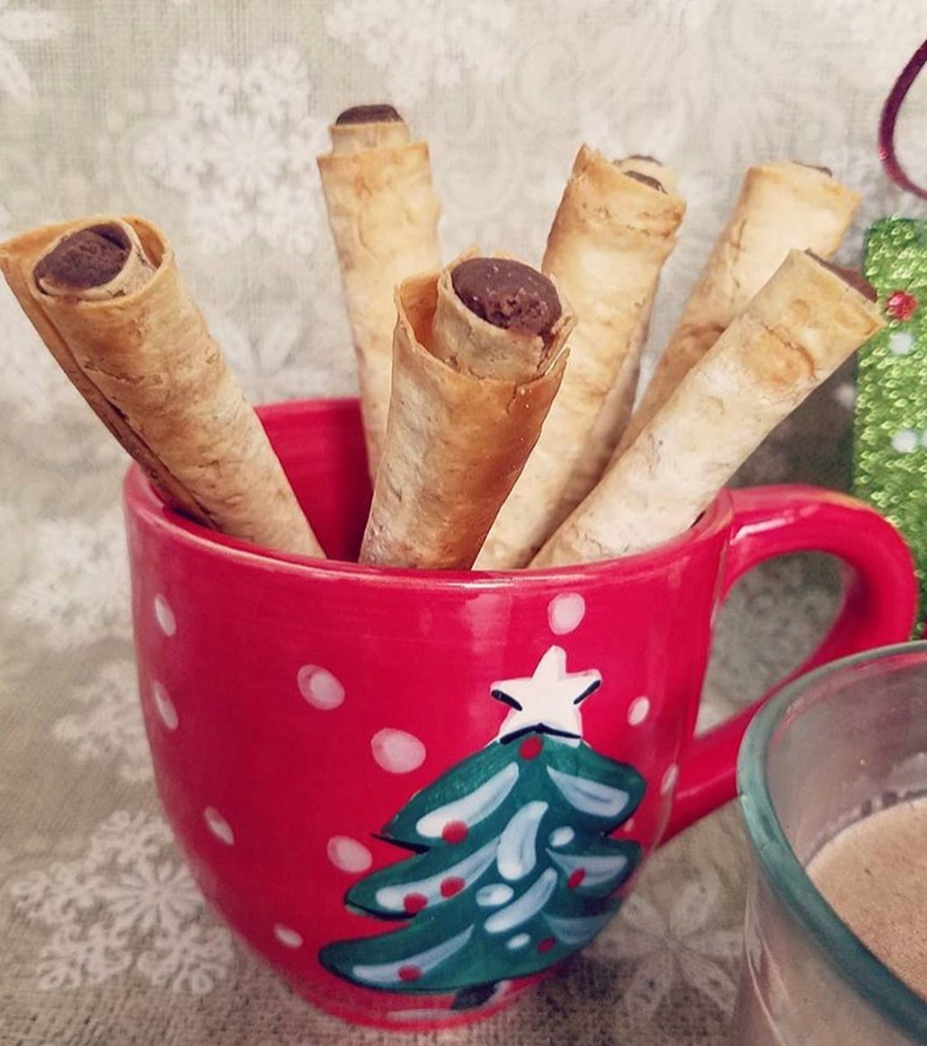Keto Hot Chocolate with Pirouette Cookies