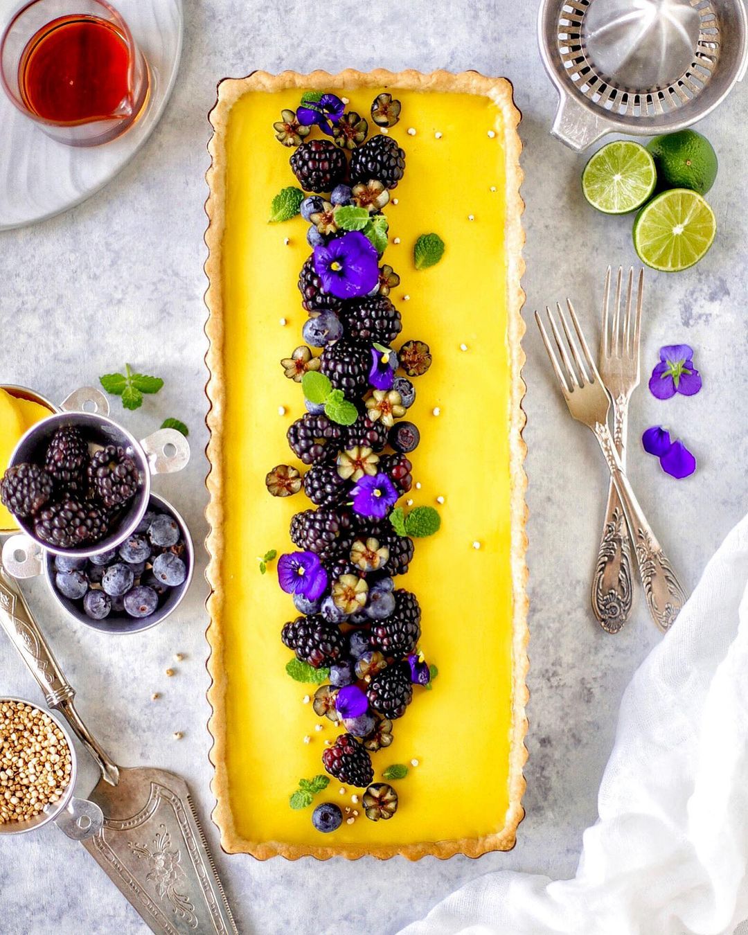 Mouthwatering Mango Tart with Coconut and Lemon