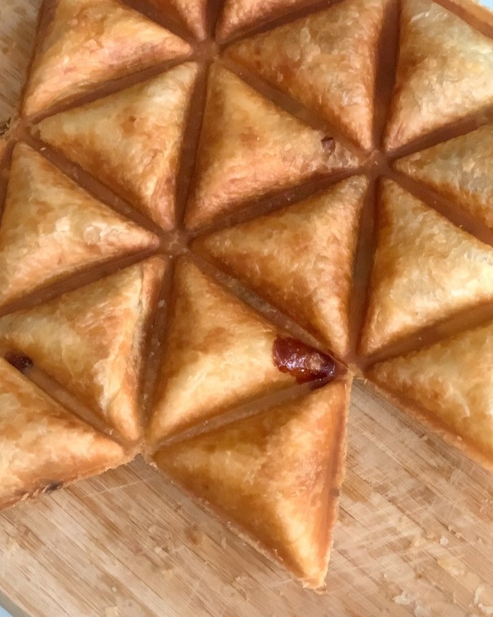 Apple Strudel Samosas