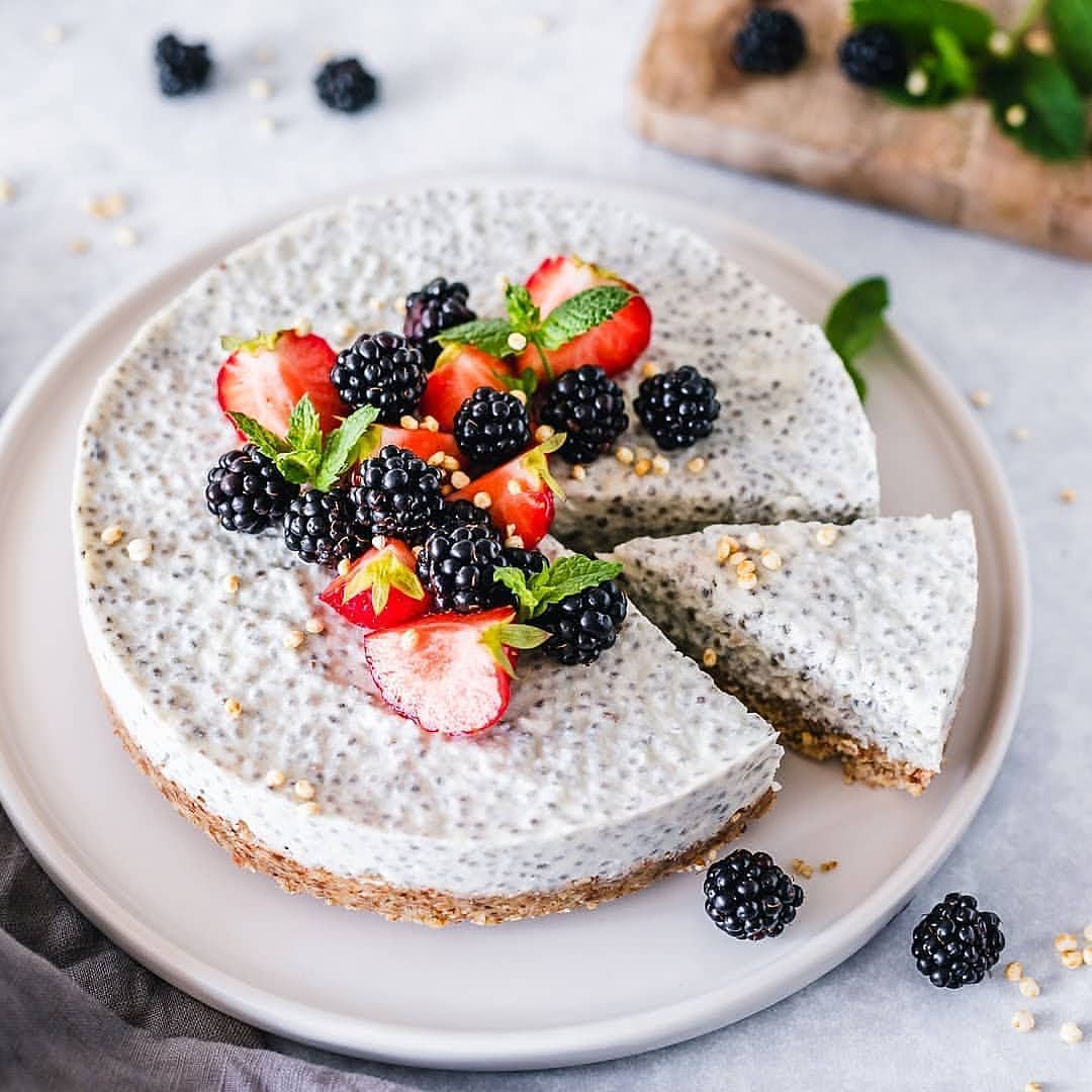 No-Bake Chia Yoghurt Cake