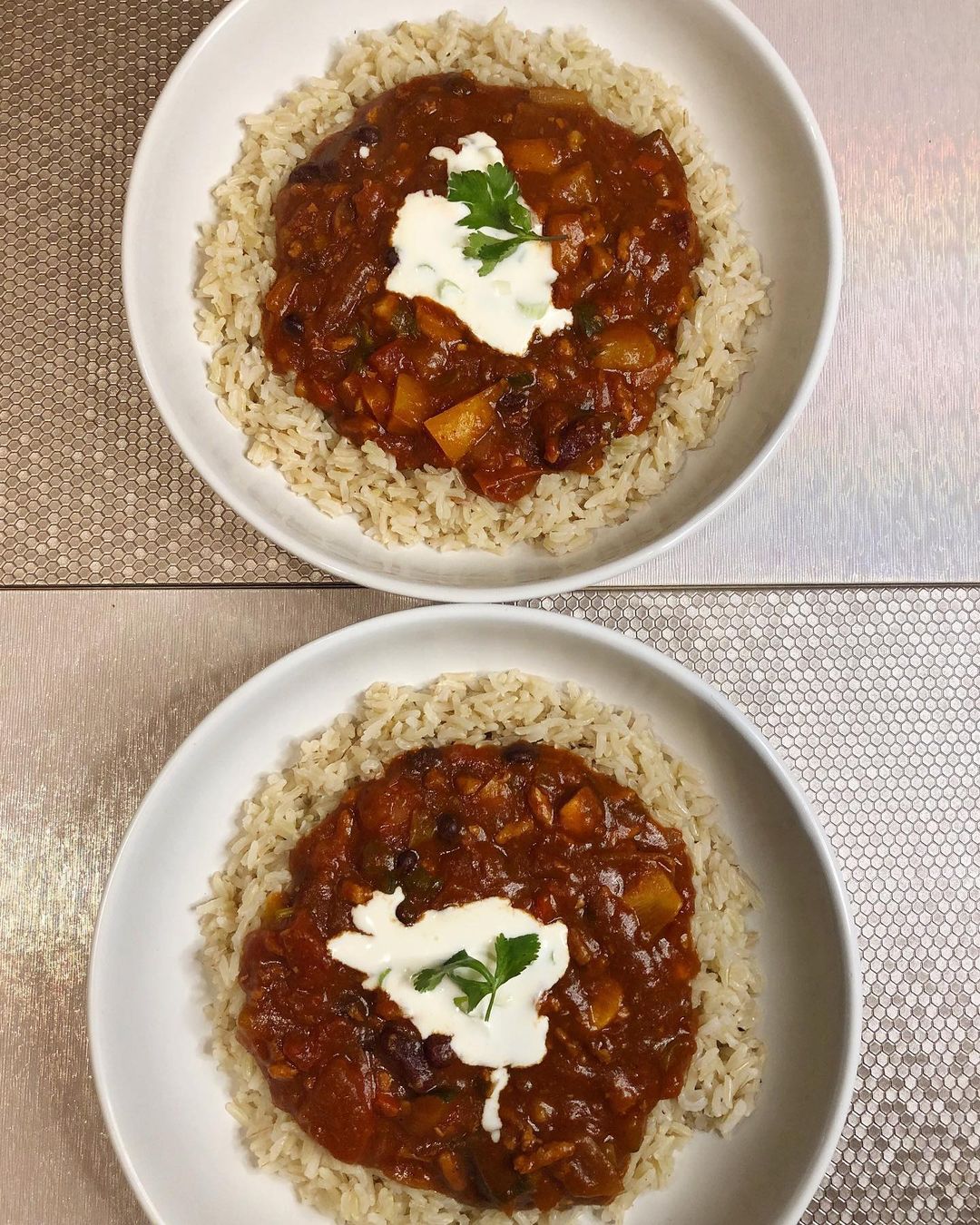 Vegan Slow Cooker Chilli with Vegetables