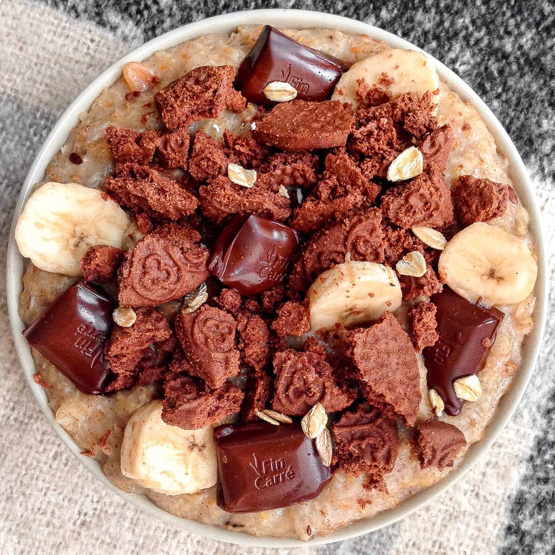 Messy Banana, Chocolate & Cookies Oatmeal