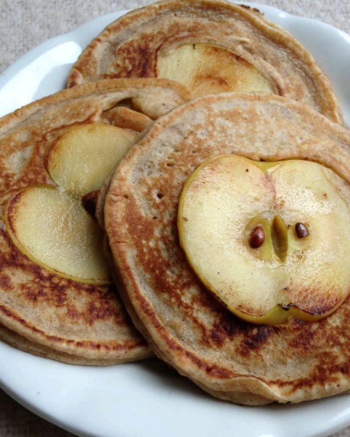 Apple Cinnamon Pancakes