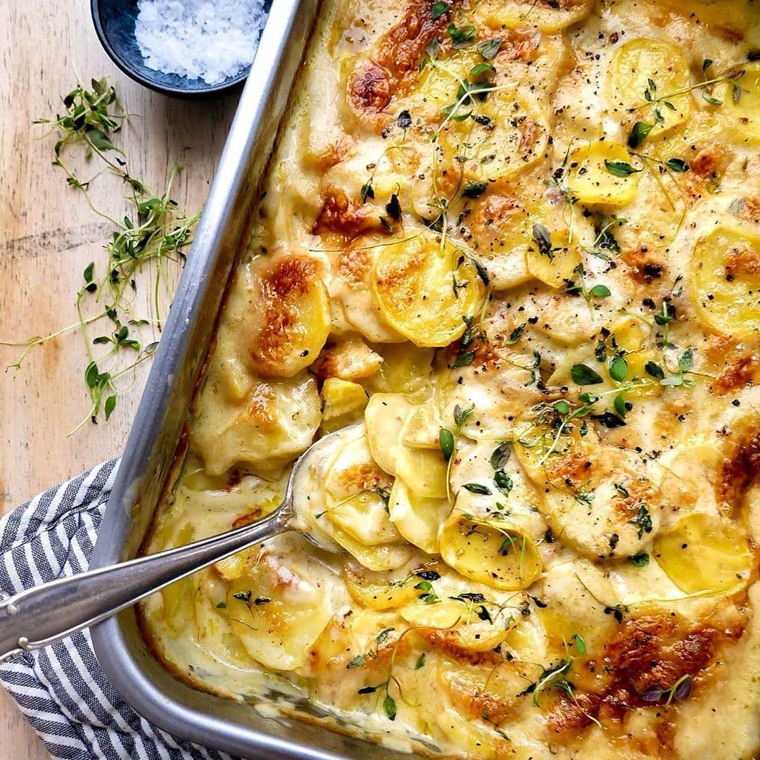 Vegan Scalloped Potatoes with Garlic and Thyme