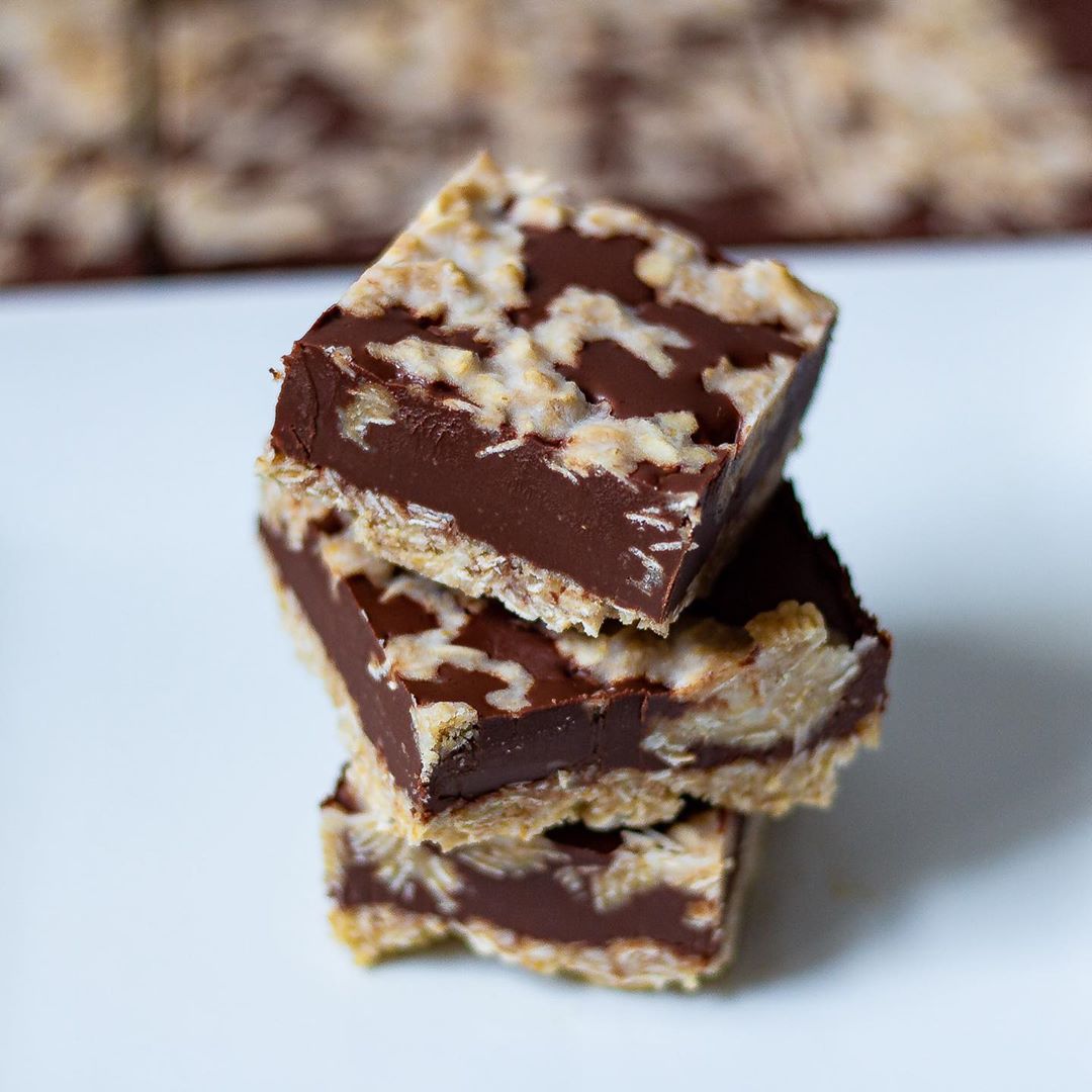 No Bake Chocolate Peanut Butter Fudge Oatmeal Bars