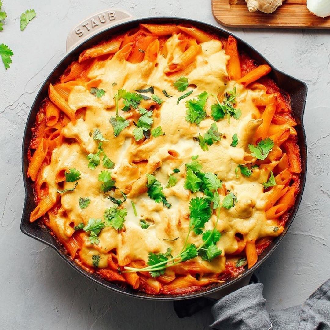 Cheesy Tikka Masala Pasta Bake