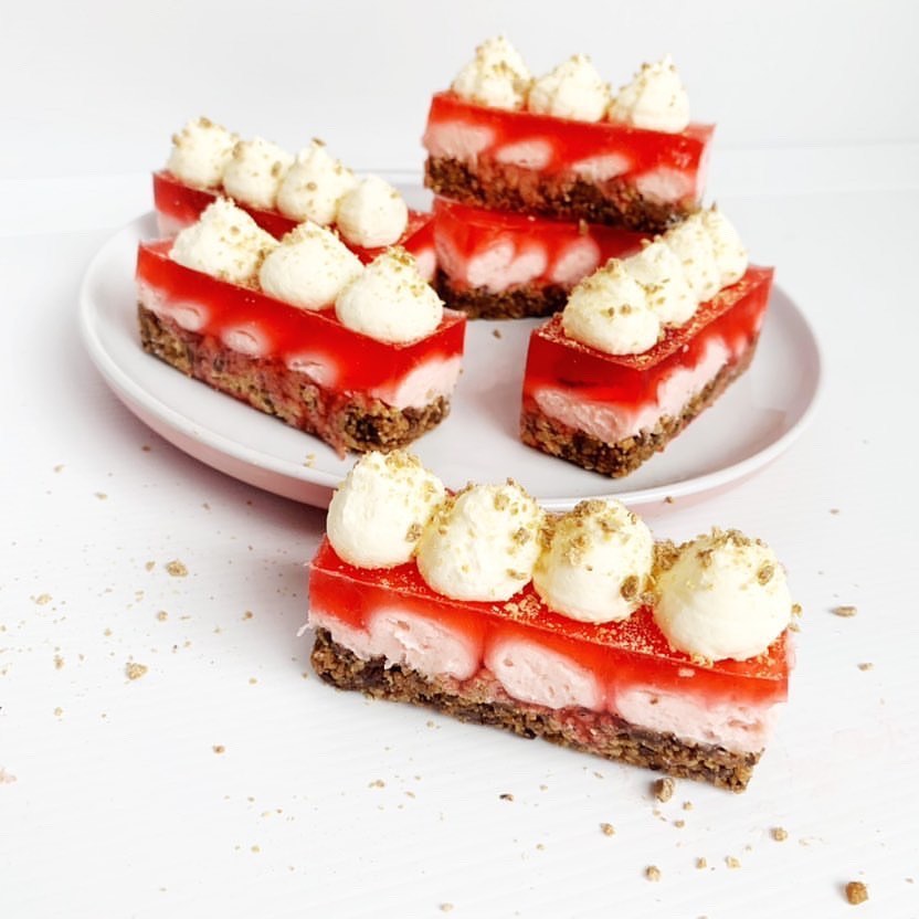 Vegan Strawberry Cheesecake Bars