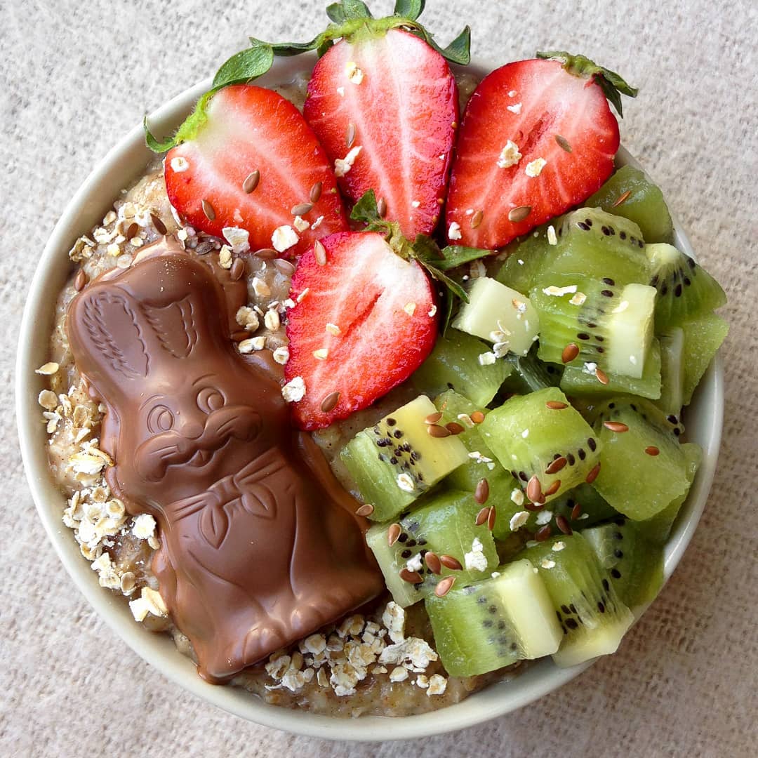 Easter Chocolate Bunny, Strawberries & Kiwi Oatmeal
