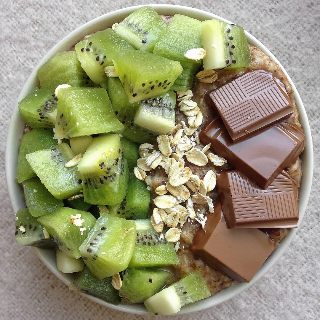 Kiwi & Chocolate Oatmeal