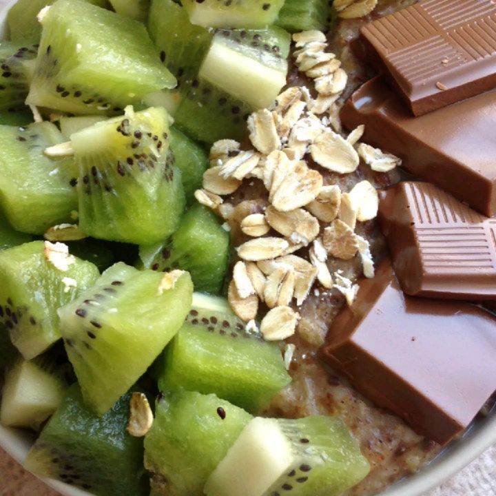 Kiwi & Chocolate Oatmeal