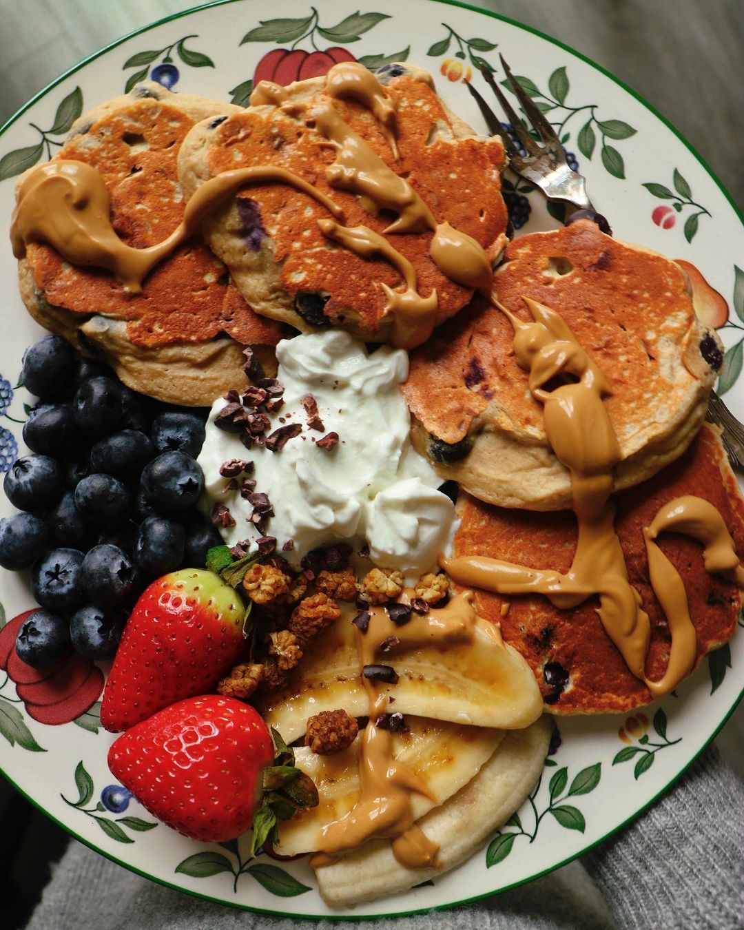 Vanilla Blueberry Muffin Protein Pancakes