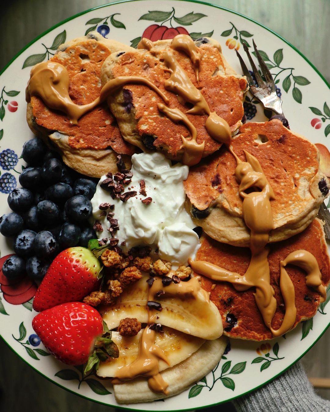 Vanilla Blueberry Muffin Protein Pancakes