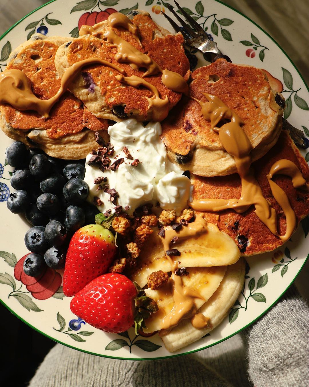 Vanilla Blueberry Muffin Protein Pancakes