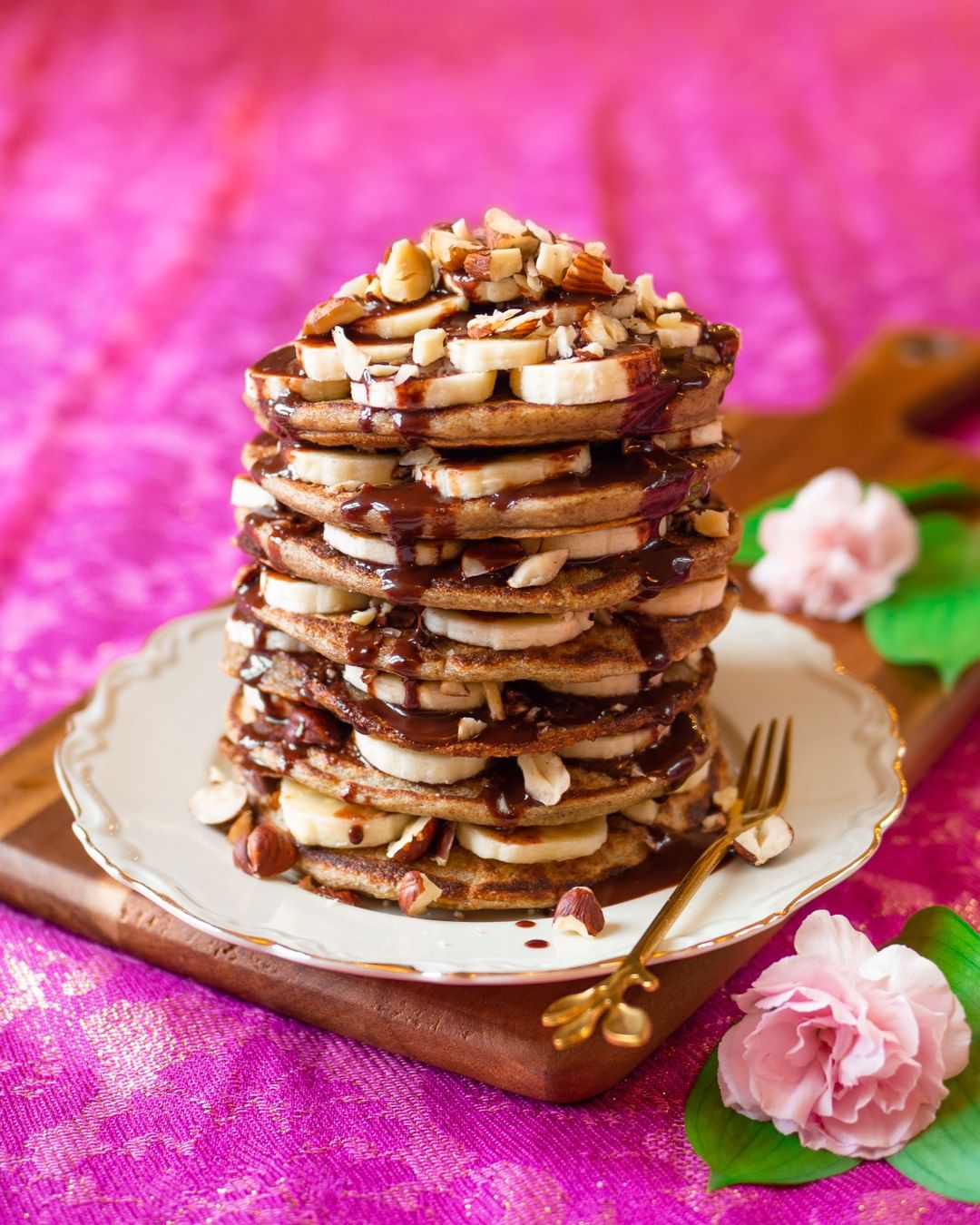 Fluffy Banana Pancakes with Hazelnuts & Chocolate Sauce