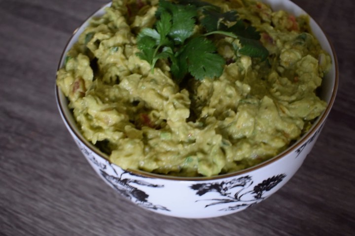 Chunky and Creamy Guacamole Dip