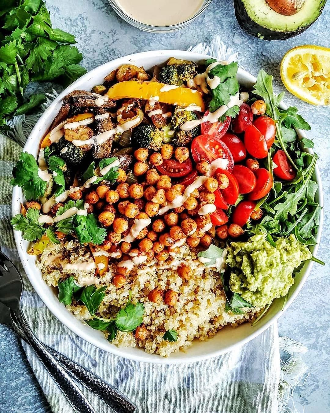 Fajita Chickpea-Quinoa Bowl