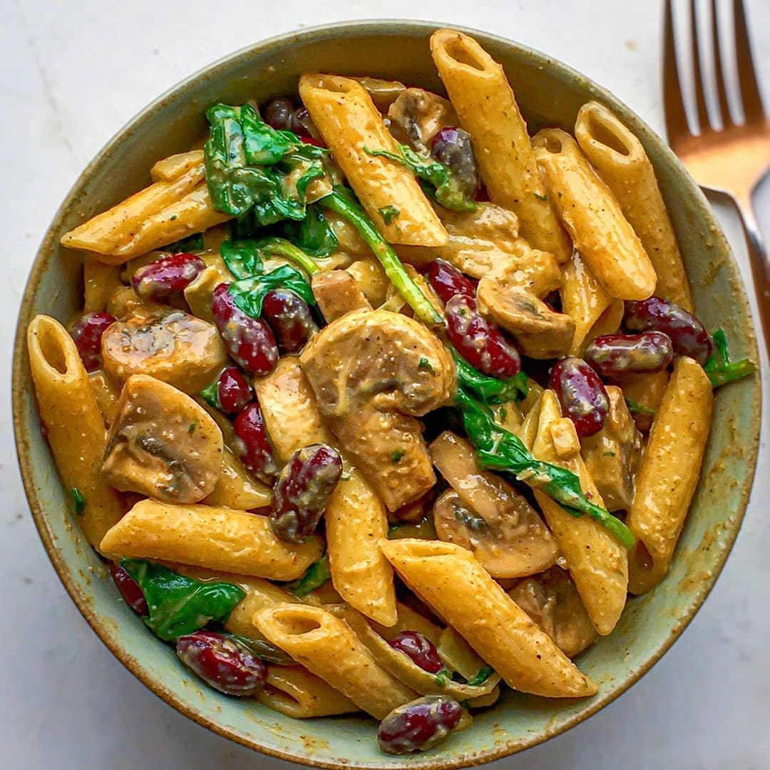 Creamy Curry Pasta with Mushrooms, Spinach, and Kidney Beans