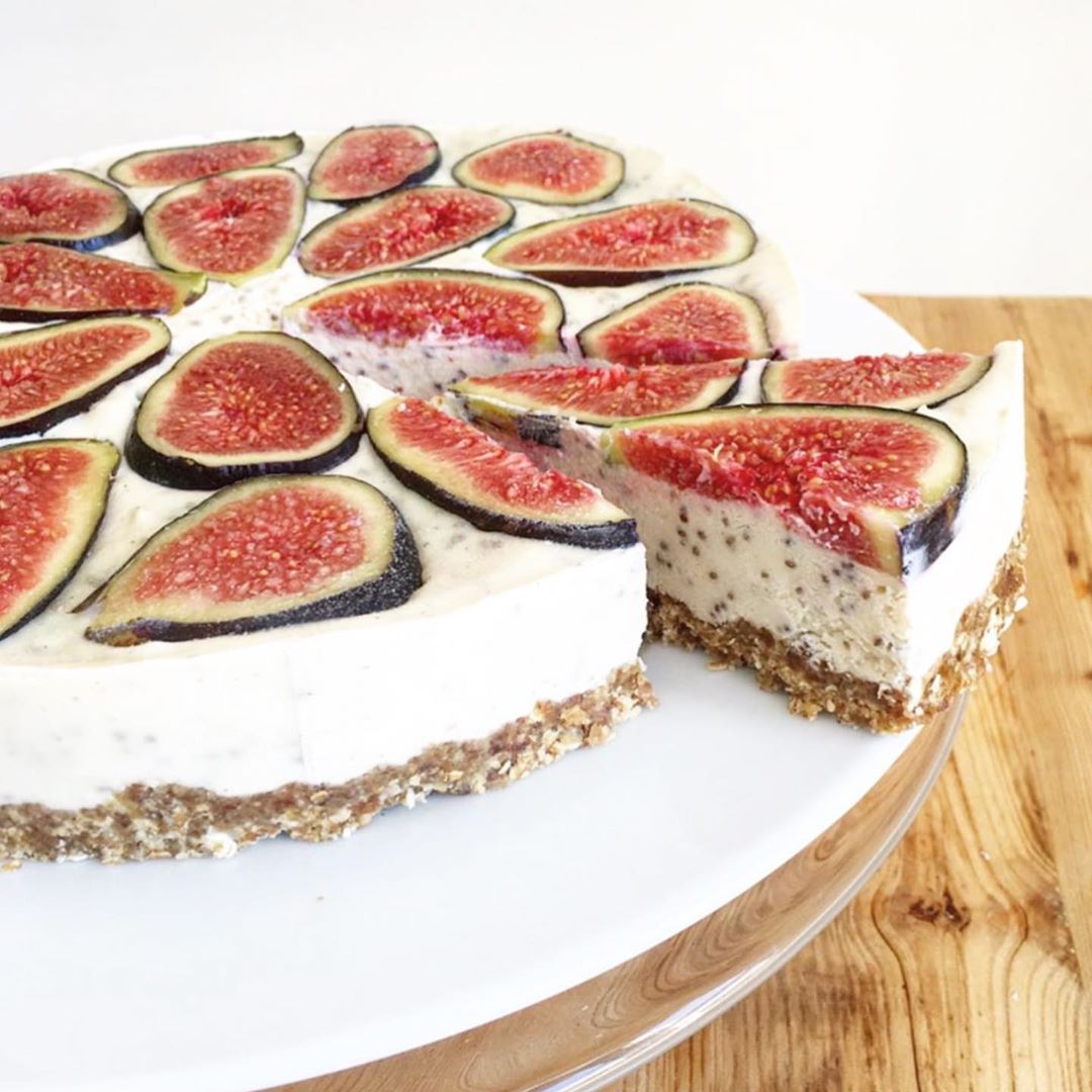 No Bake Cheesecake with Walnuts, Figs and Dates