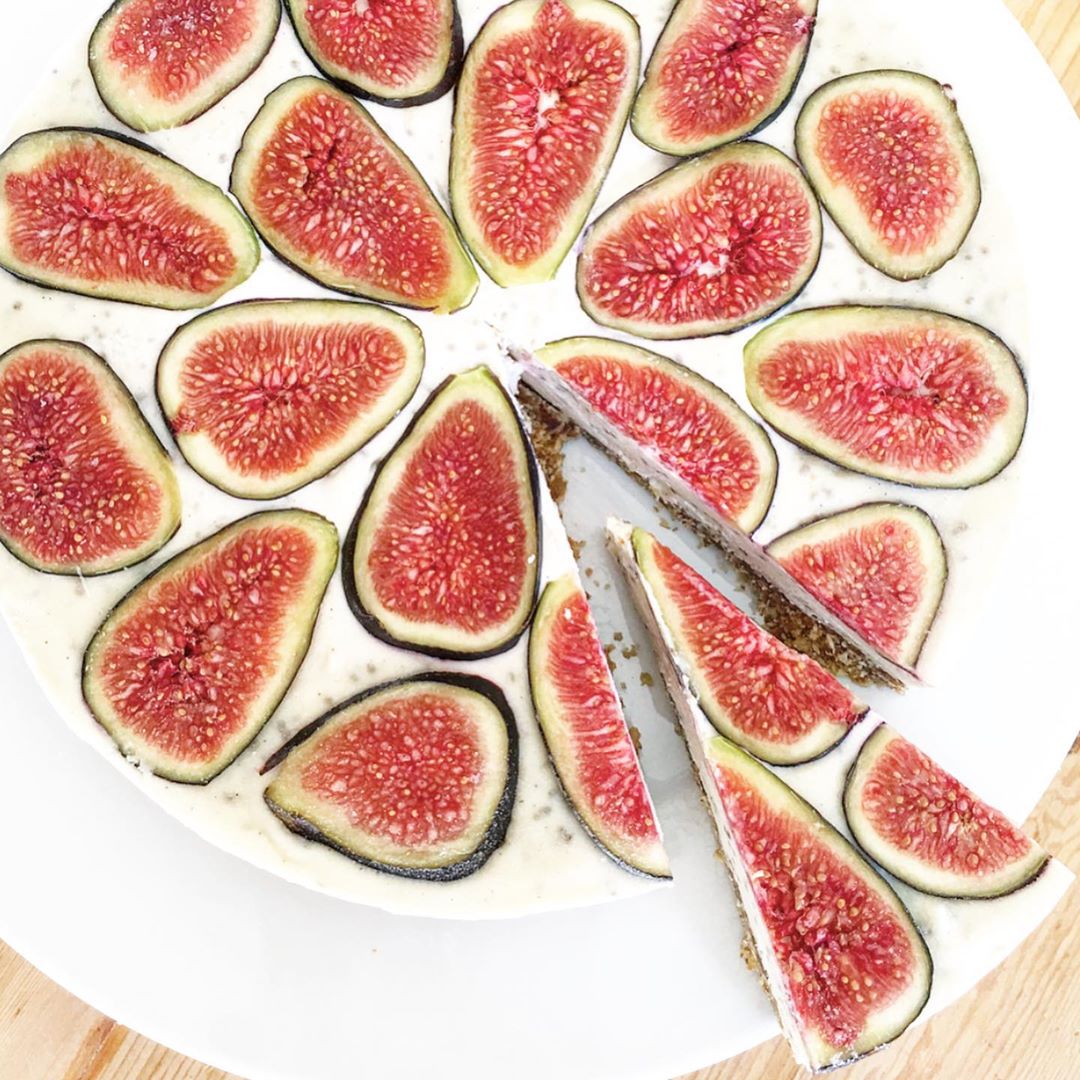 No Bake Cheesecake with Walnuts, Figs and Dates